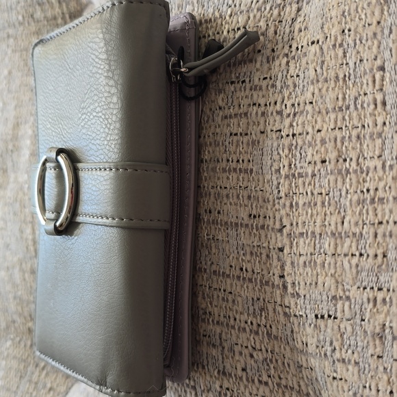 MUNDI BRAND WOMEN'S GRAY WALLET WITH RFID PROTECTION - Picture 2 of 16